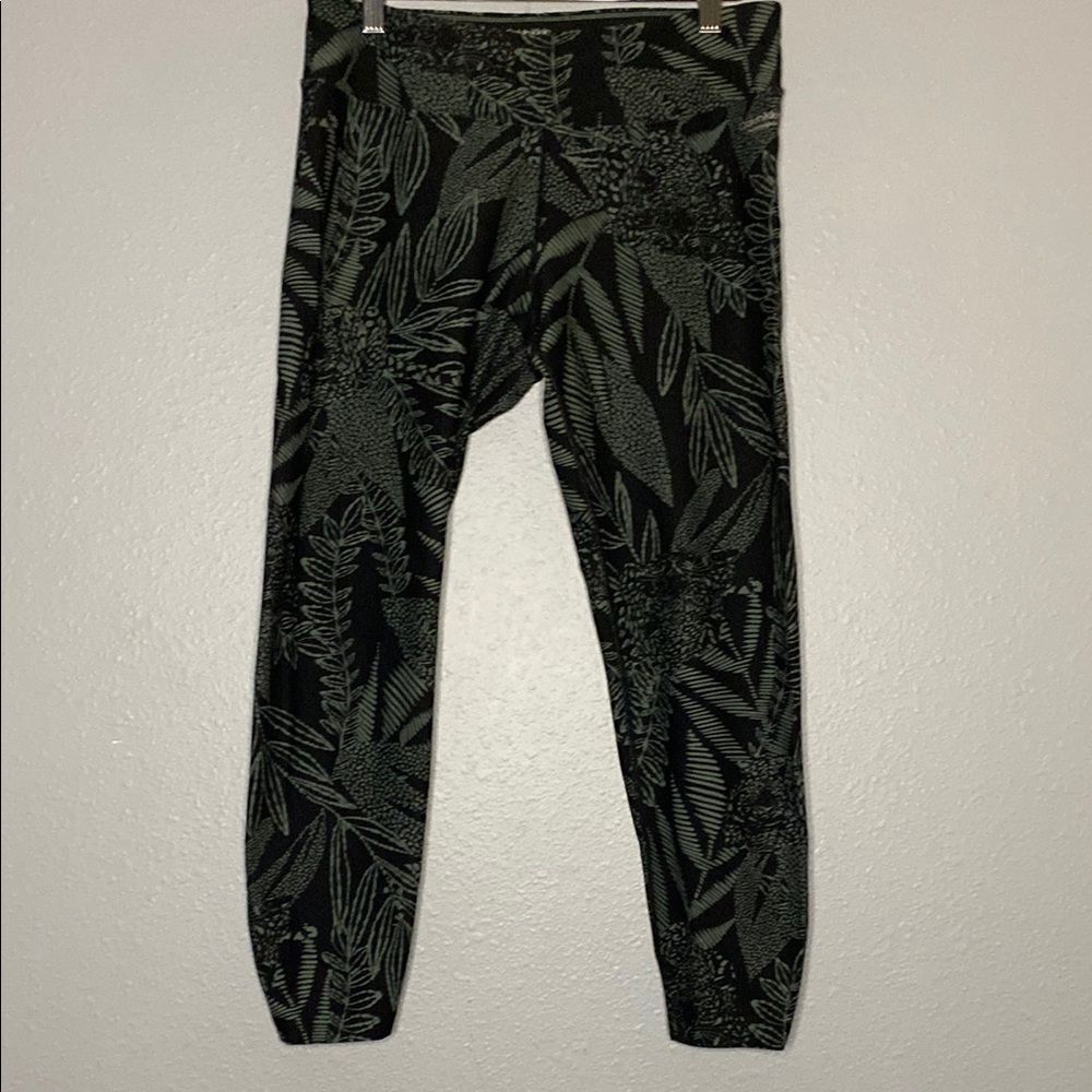 Calvin Klein Performance Wick Safari Print Leggings Size Large